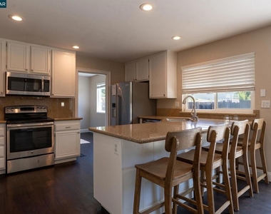 1359 Shade Oak Ln - Photo Thumbnail 8