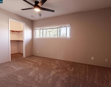 1359 Shade Oak Ln - Photo Thumbnail 17