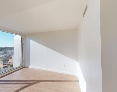 11750 Wilshire Boulevard - Photo Thumbnail 9
