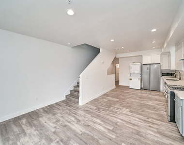 603 W 41st Place - Photo Thumbnail 12