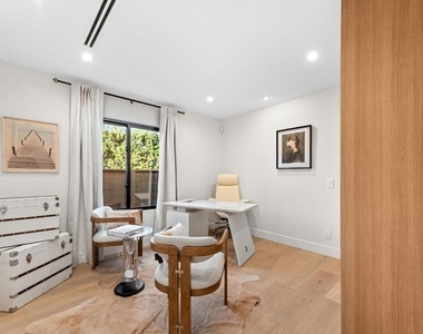 100 S La Jolla Avenue - Photo Thumbnail 11