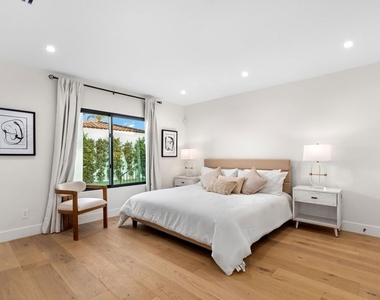 100 S La Jolla Avenue - Photo Thumbnail 18