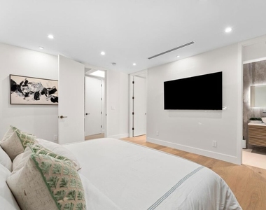 100 S La Jolla Avenue - Photo Thumbnail 16
