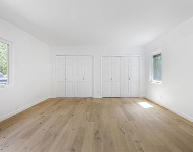 3101 N Beachwood Drive - Photo Thumbnail 17