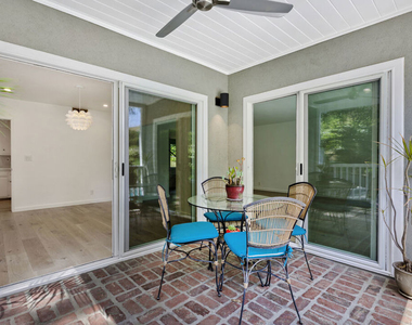 3101 N Beachwood Drive - Photo Thumbnail 9