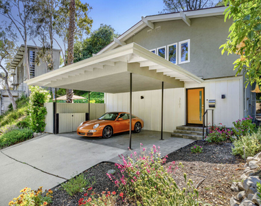 3101 N Beachwood Drive - Photo Thumbnail 1