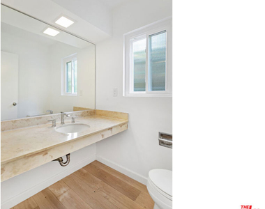 3101 N Beachwood Drive - Photo Thumbnail 14