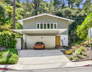 3101 N Beachwood Drive - Photo Thumbnail 2