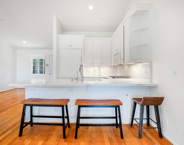 3855 Rambla Pacifico - Photo Thumbnail 4