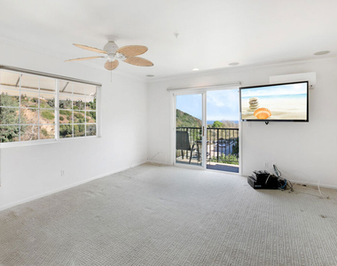 3855 Rambla Pacifico - Photo Thumbnail 24