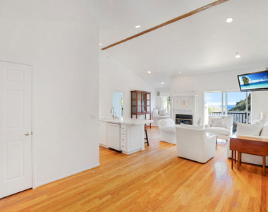 3855 Rambla Pacifico - Photo Thumbnail 12