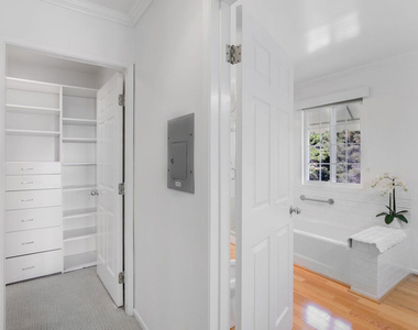 3855 Rambla Pacifico - Photo Thumbnail 23