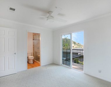 3855 Rambla Pacifico - Photo Thumbnail 9