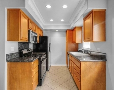 16144 W Sunset Boulevard - Photo Thumbnail 10