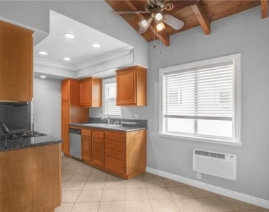 16144 W Sunset Boulevard - Photo Thumbnail 8