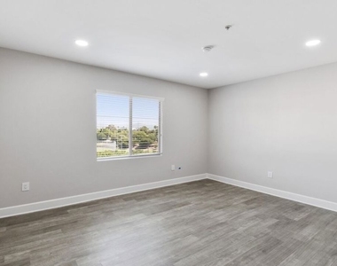 6280 W 3rd Street - Photo Thumbnail 10