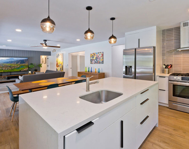 2660 N Farrell Drive - Photo Thumbnail 31