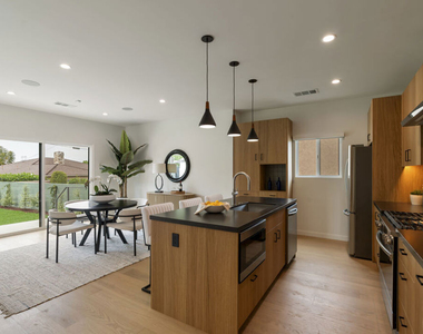 3815 S Cochran Avenue - Photo Thumbnail 2