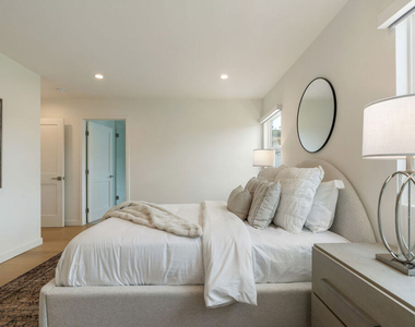 3815 S Cochran Avenue - Photo Thumbnail 4
