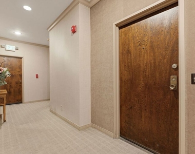 1315 Roxbury Drive - Photo Thumbnail 26