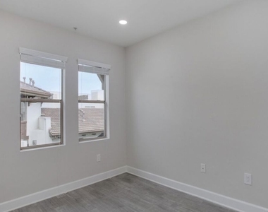 6220 W 3rd Street - Photo Thumbnail 4