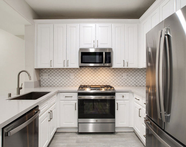6220 W 3rd Street - Photo Thumbnail 7