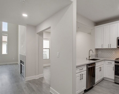 6220 W 3rd Street - Photo Thumbnail 3