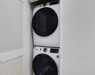 6220 W 3rd Street - Photo Thumbnail 10