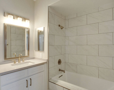 6220 W 3rd Street - Photo Thumbnail 11