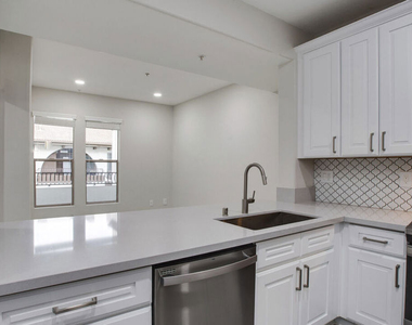 6220 W 3rd Street - Photo Thumbnail 8
