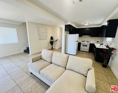601 W 84th Street - Photo Thumbnail 2