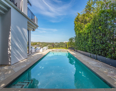 930 N Tigertail Road - Photo Thumbnail 21