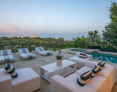 930 N Tigertail Road - Photo Thumbnail 25