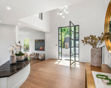 930 N Tigertail Road - Photo Thumbnail 2