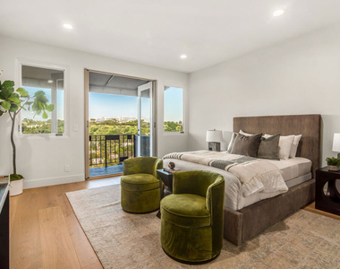 930 N Tigertail Road - Photo Thumbnail 15