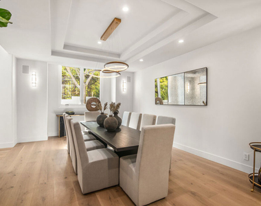 930 N Tigertail Road - Photo Thumbnail 9