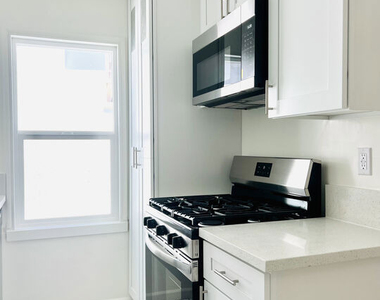 1890 N Alexandria Avenue - Photo Thumbnail 15