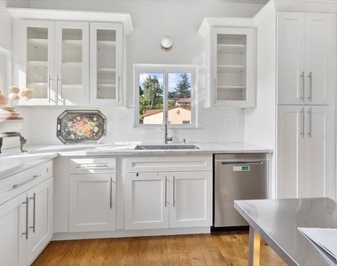 3312 Berkeley Avenue - Photo Thumbnail 8