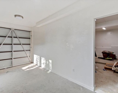 3312 Berkeley Avenue - Photo Thumbnail 32