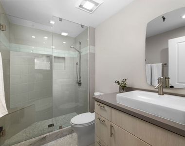 930 N Doheny Drive - Photo Thumbnail 13