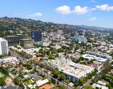 930 N Doheny Drive - Photo Thumbnail 27