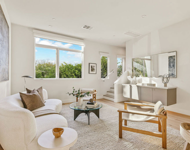 3222 S Barrington Avenue - Photo Thumbnail 2