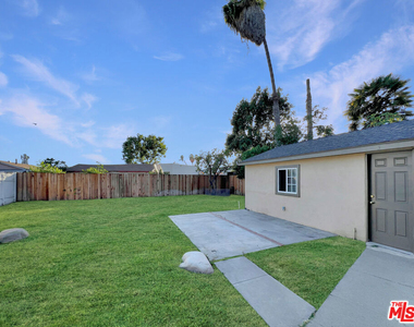8905 Nogal Avenue - Photo Thumbnail 8