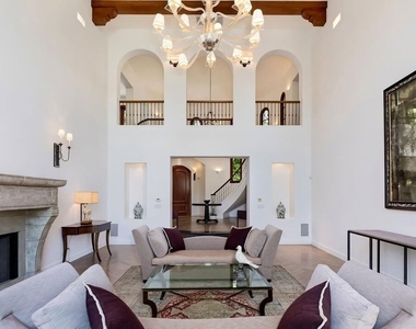 2134 La Mesa Drive - Photo Thumbnail 6