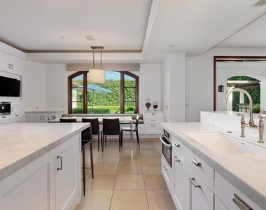 2134 La Mesa Drive - Photo Thumbnail 12