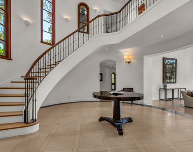 2134 La Mesa Drive - Photo Thumbnail 3