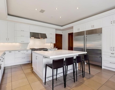 2134 La Mesa Drive - Photo Thumbnail 13