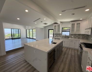 3565 Multiview Drive - Photo Thumbnail 9