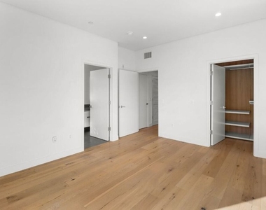 938 S Orange Grove Avenue - Photo Thumbnail 28
