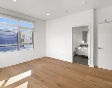 938 S Orange Grove Avenue - Photo Thumbnail 23